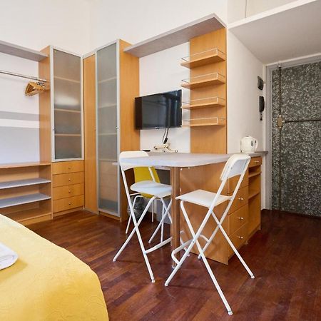 Artist Nadia'S Apartment In Porta Vercellina 米兰 外观 照片