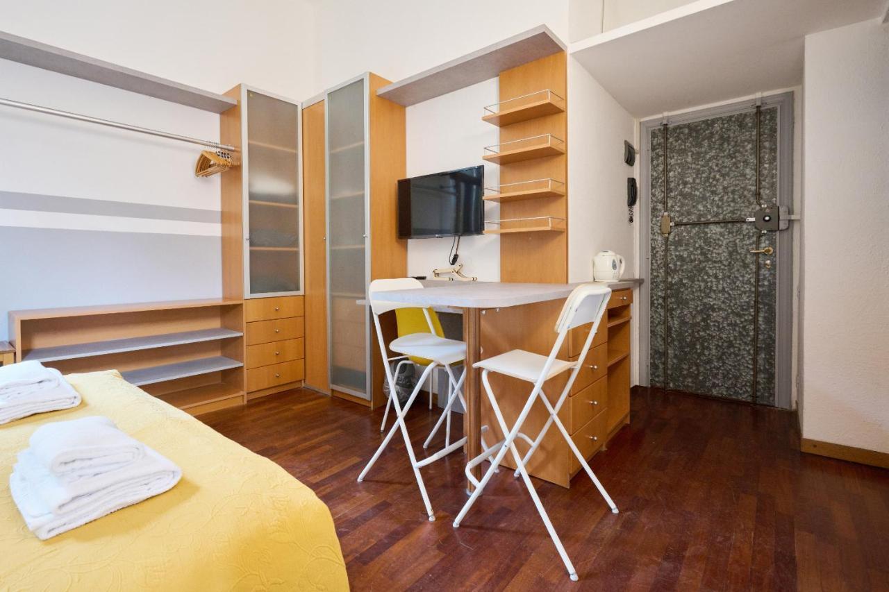 Artist Nadia'S Apartment In Porta Vercellina 米兰 外观 照片