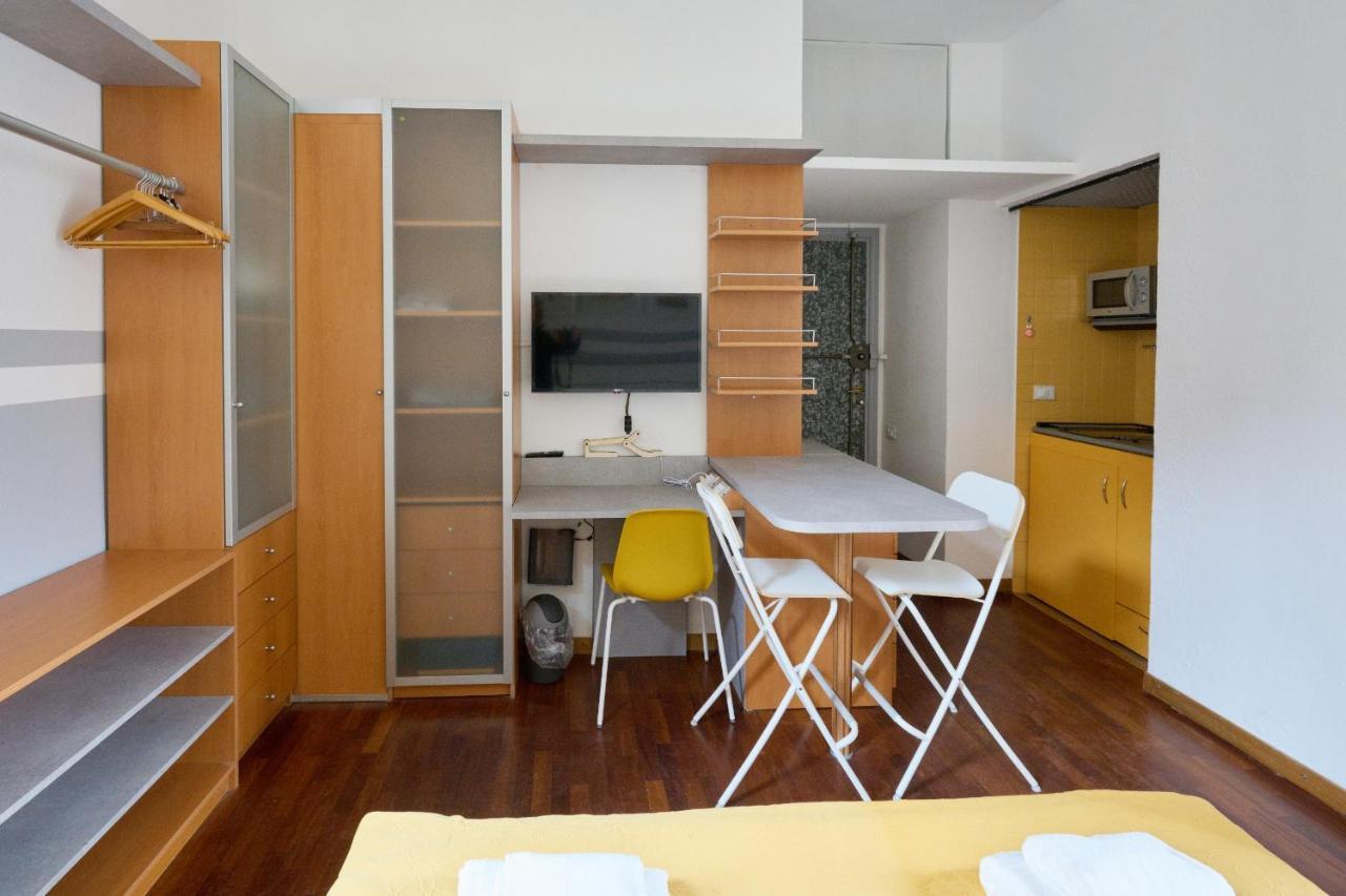Artist Nadia'S Apartment In Porta Vercellina 米兰 外观 照片