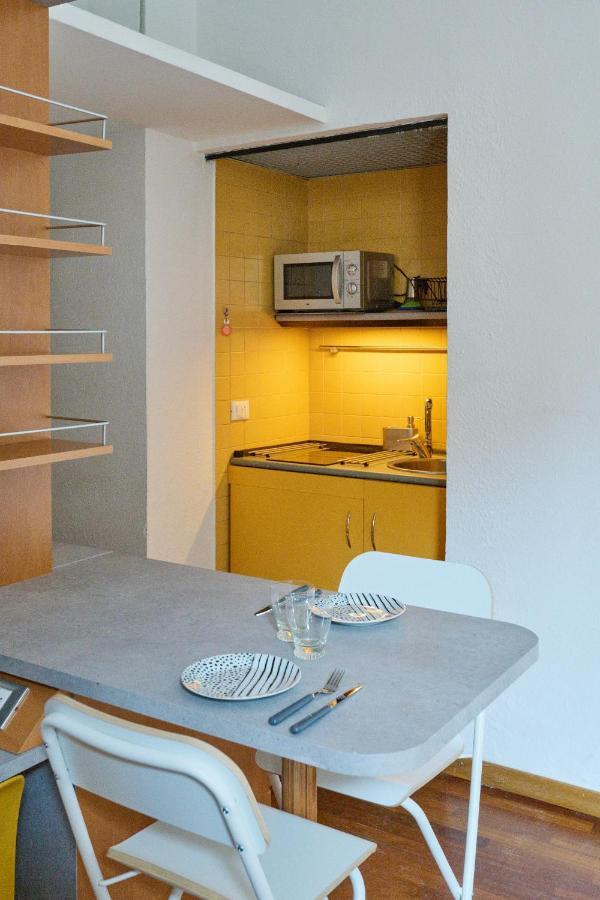 Artist Nadia'S Apartment In Porta Vercellina 米兰 外观 照片