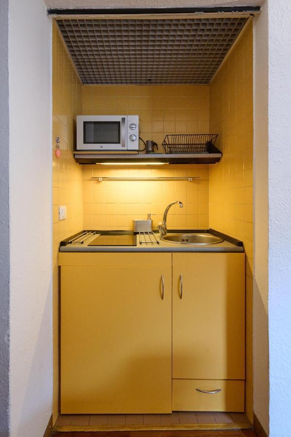 Artist Nadia'S Apartment In Porta Vercellina 米兰 外观 照片